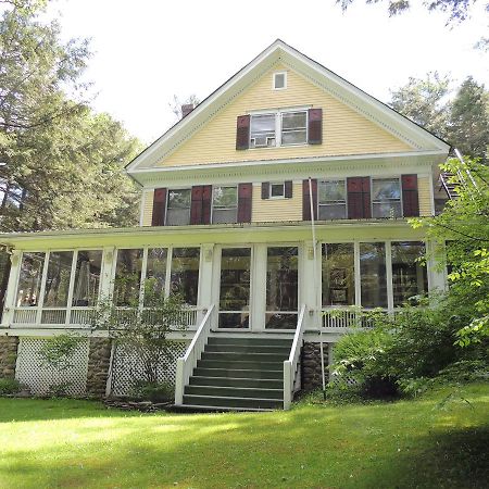 Brookview Manor Inn Canadensis Exterior photo