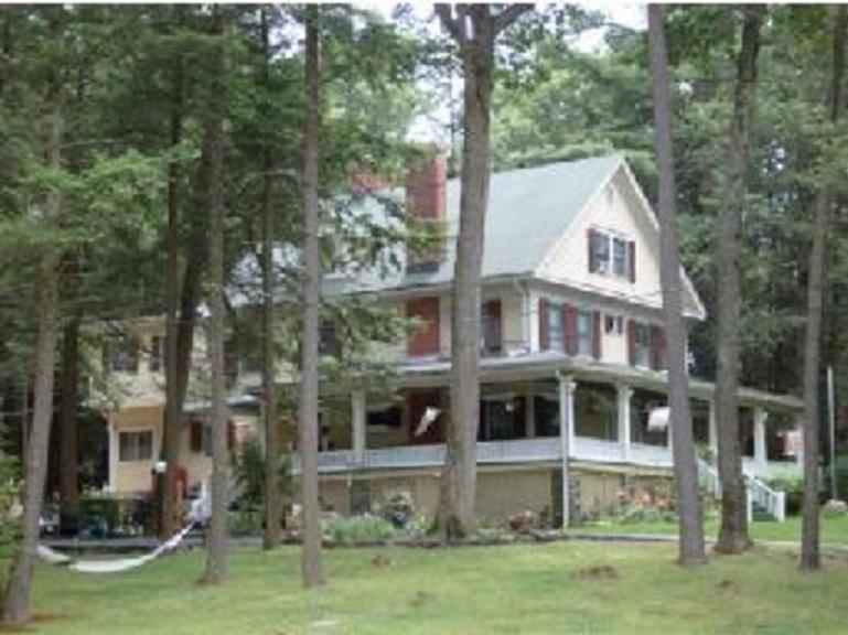 Brookview Manor Inn Canadensis Exterior photo