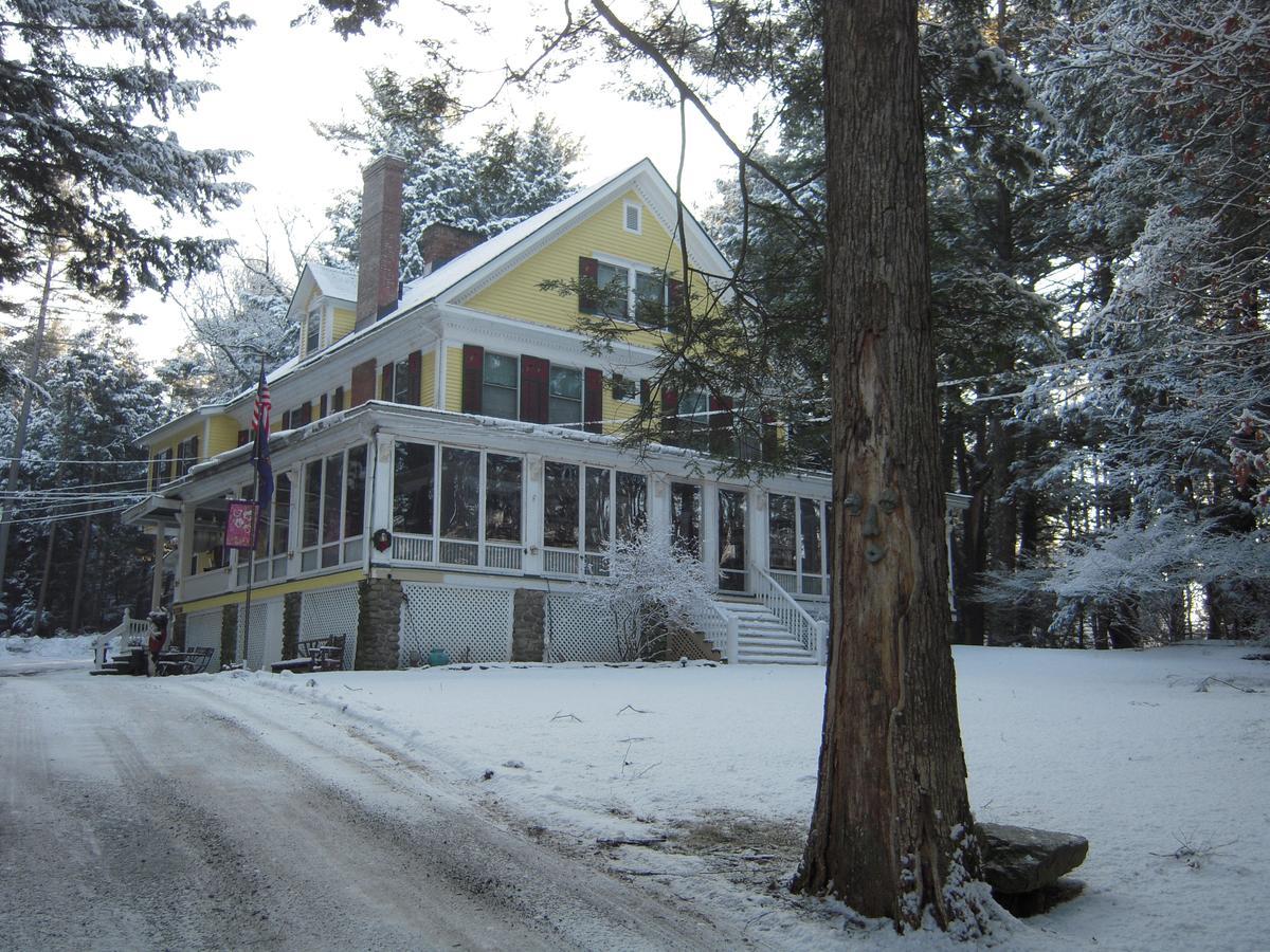 Brookview Manor Inn Canadensis Exterior photo